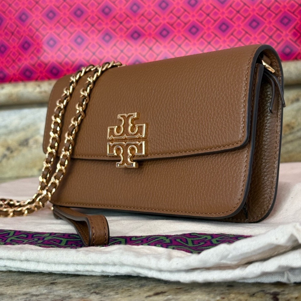 💕Tory Burch Women's Britten Chain Wallet W. Wristlet in moose